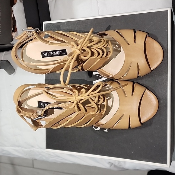 Tan Leather Peep Toes Heels - Picture 1 of 4